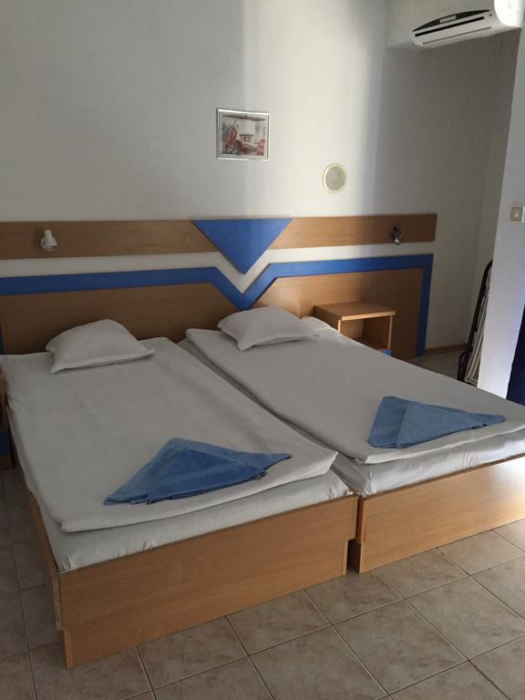 Elvira Hotel Ravda Buitenkant foto